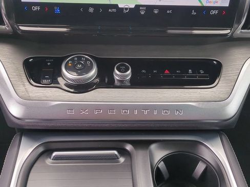 Used 2025 Ford Expedition Platinum AWD/4WD image 25