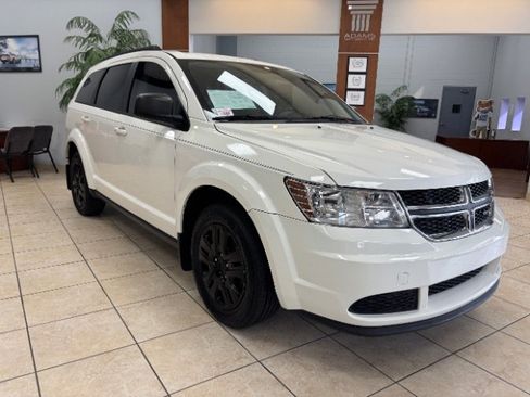 Used 2018 Dodge Journey SE FWD image 1