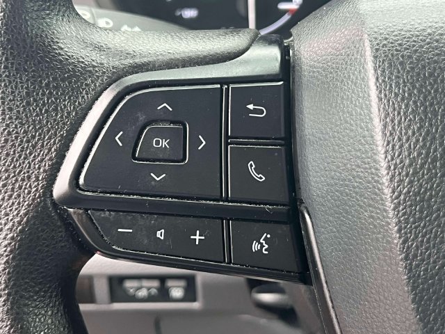 Used 2024 Toyota Sienna LE FWD image 25
