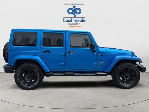 Used 2015 Jeep Wrangler Unlimited Sahara AWD/4WD image 7