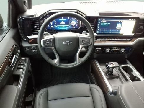 New 2026 Chevrolet Silverado 1500 LT Trail Boss w/ Convenience Package II AWD/4WD image 9