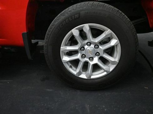 Used 2023 Chevrolet Silverado 1500 LT AWD/4WD image 11