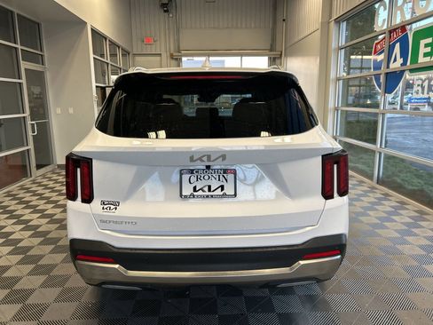 New 2026 Kia Sorento S w/ S Panoramic Sunroof Package FWD image 5