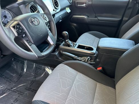 Certified 2023 Toyota Tacoma TRD Off-Road w/ Black Out Package (TMS) AWD/4WD image 12