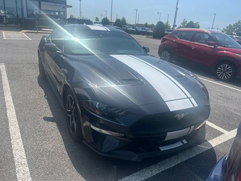 Used 2022 Ford Mustang Coupe w/ Equipment Group 101A RWD image 4