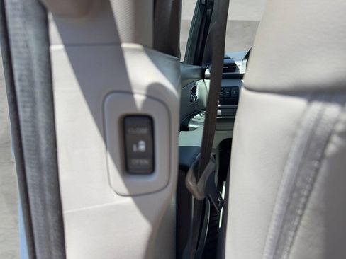 Used 2014 Honda Odyssey EX-L image 22