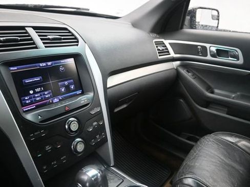 Used 2013 Ford Explorer XLT AWD/4WD image 28
