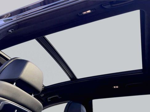 Used 2025 BMW X7 xDrive40i w/ M Sport Package AWD/4WD image 13