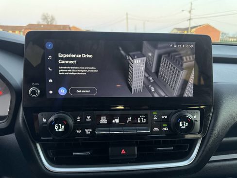 Used 2024 Toyota Grand Highlander AWD image 34