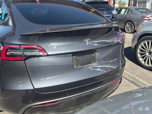 Used 2022 Tesla Model Y Performance AWD/4WD image 6