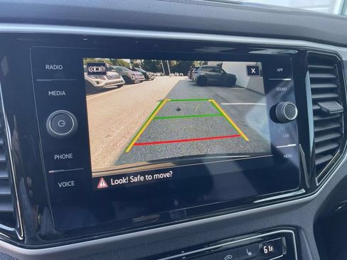 Certified 2022 Volkswagen Atlas Cross Sport SE FWD image 25
