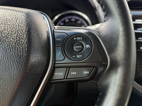 Used 2018 Toyota Camry SE w/ Convenience Package image 24