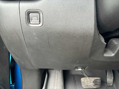 Certified 2023 Chevrolet Silverado 1500 Custom image 17