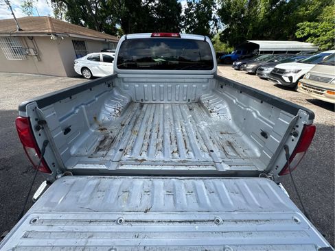 Used 2012 Nissan Frontier SV AWD/4WD image 15
