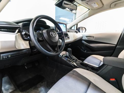 Used 2024 Toyota Corolla LE FWD image 4