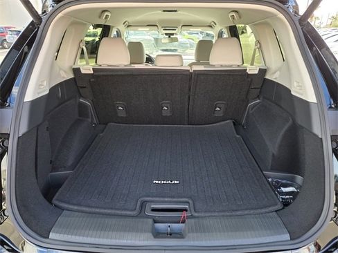 Used 2025 Nissan Rogue SV image 19