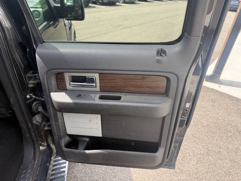 Used 2014 Ford F150 Lariat w/ Lariat Chrome Package RWD image 15