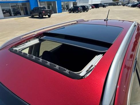 Used 2015 Nissan Rogue SV w/ SV Moonroof Package AWD/4WD image 3