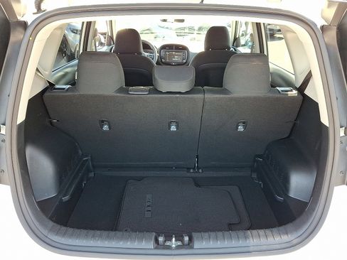 Certified 2025 Kia Soul LX w/ LX Technology Package FWD image 28