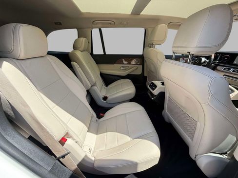 Used 2023 Mercedes-Benz GLS 450 4MATIC image 16