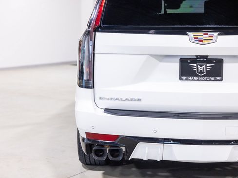 Used 2024 Cadillac Escalade V AWD/4WD image 14