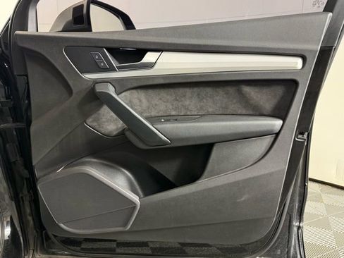 Used 2018 Audi SQ5 Premium Plus w/ Navigation Package image 19