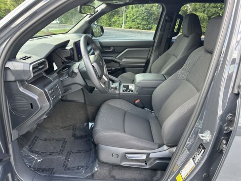Used 2025 Toyota 4Runner SR5 AWD/4WD image 16