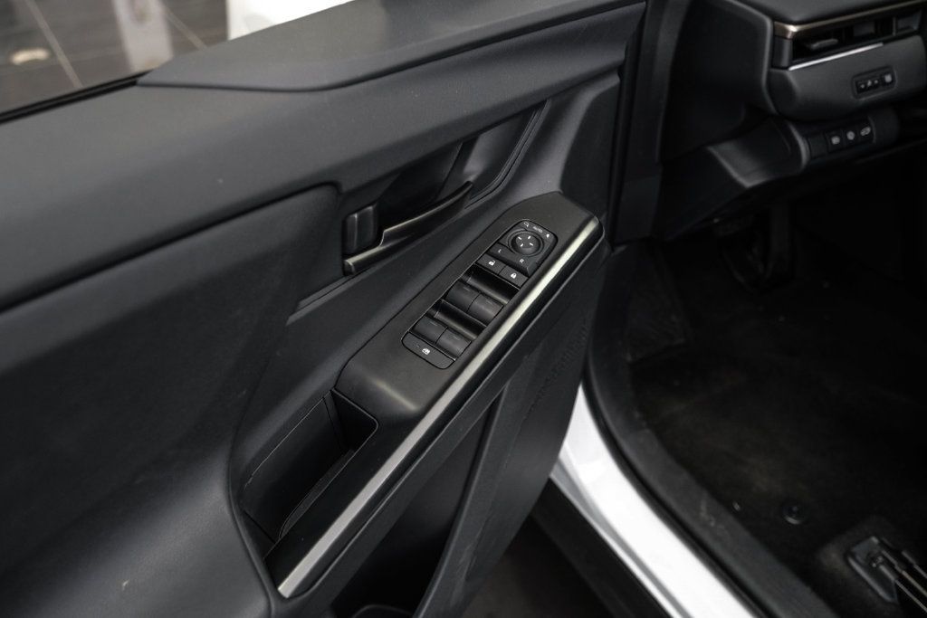 Used 2026 Toyota bZ FWD image 40