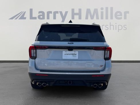 New 2026 Ford Explorer ST w/ Sun And Sound Package image 4