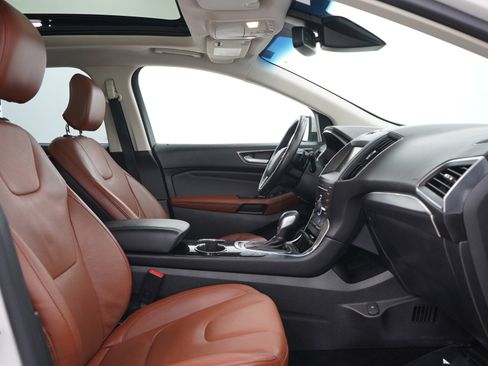 Used 2015 Ford Edge Titanium w/ Equipment Group 302A AWD/4WD image 11