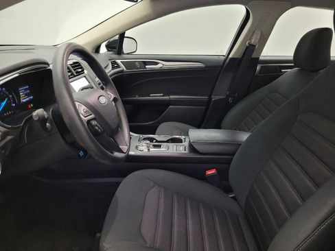 Used 2020 Ford Fusion SE image 17