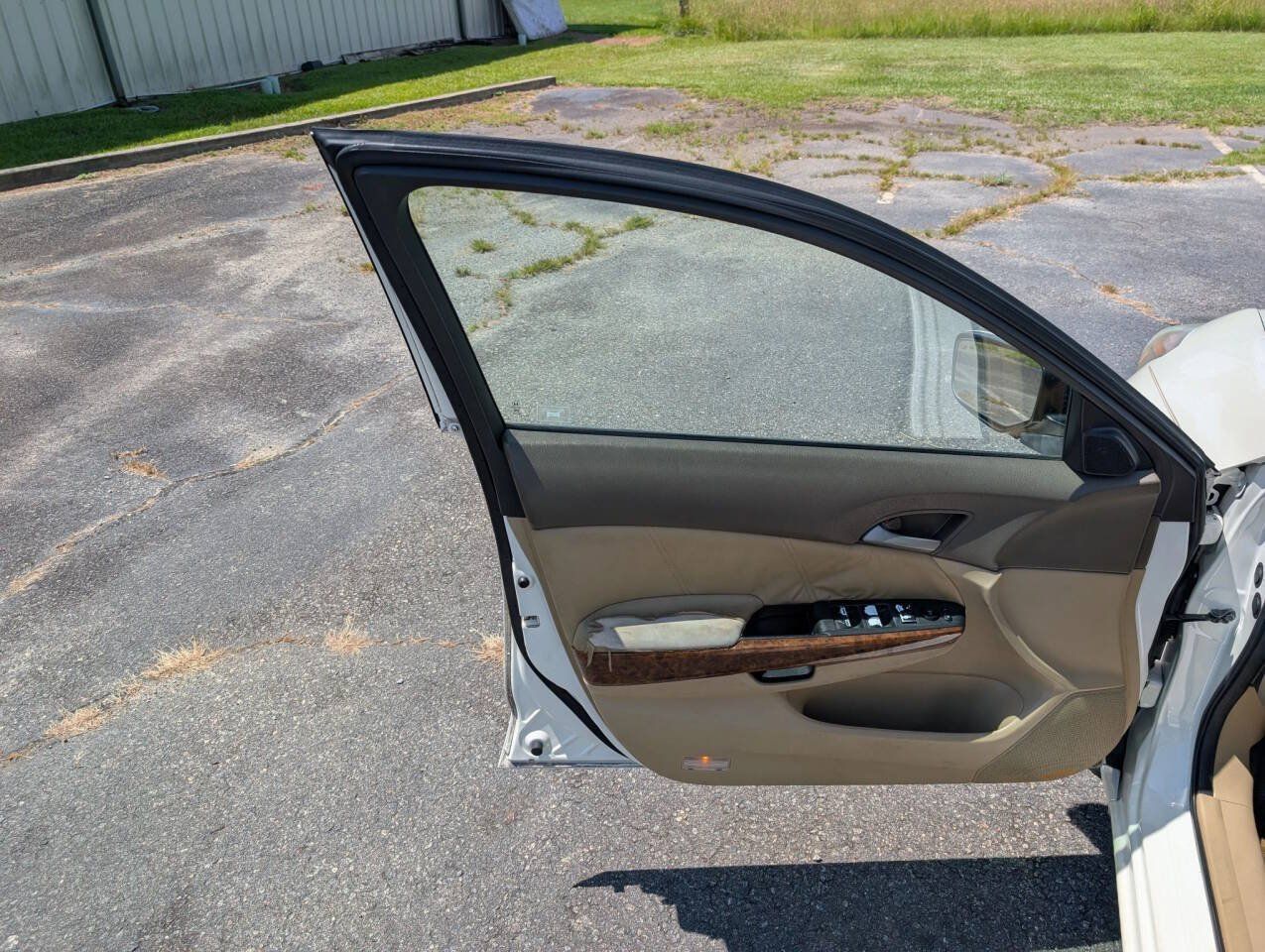 Used 2010 Honda Accord EX-L image 29
