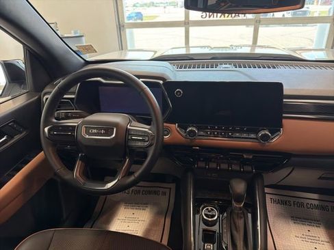 Used 2024 GMC Canyon AT4 w/ Canyon Safety Plus Package AWD/4WD image 19