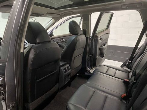 Used 2021 Nissan Rogue SV w/ Premium Package image 12