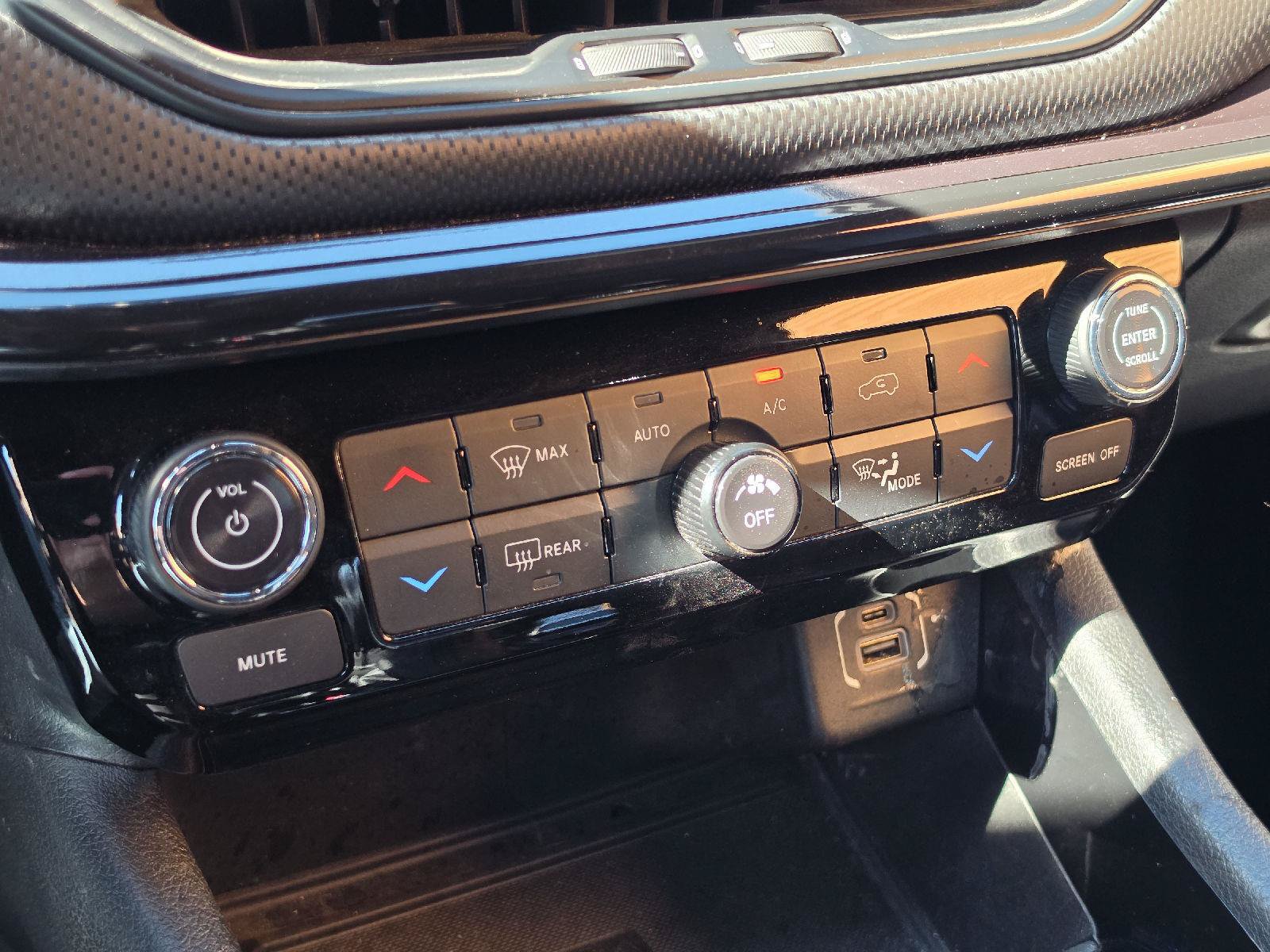 Used 2023 Jeep Compass Latitude w/ Convenience Group AWD/4WD image 22
