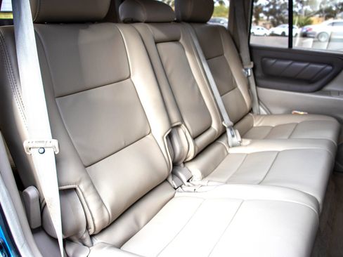 Used 2000 Toyota Land Cruiser AWD/4WD image 13