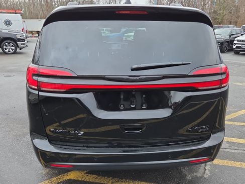New 2026 Chrysler Pacifica Limited w/ S Appearance Package image 9