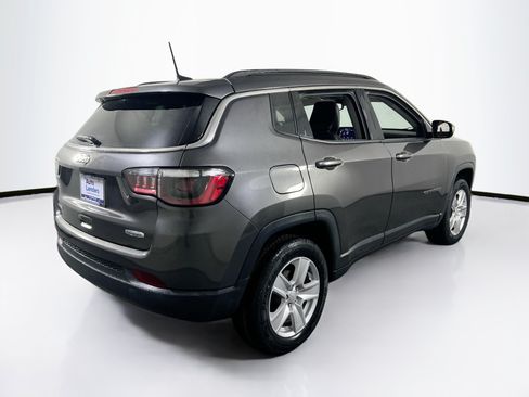 Used 2022 Jeep Compass Latitude AWD/4WD image 5