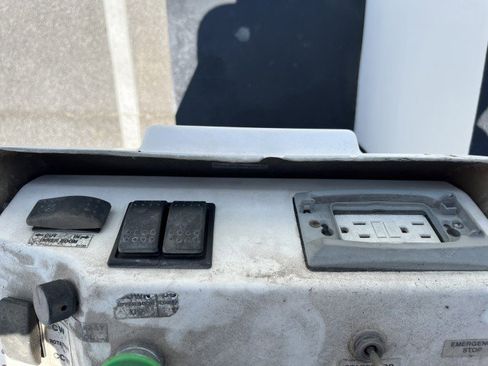 Used 2011 Ford F450 XL w/ PWR Equipment Group image 23