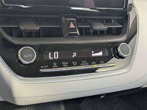 Used 2025 Toyota Corolla LE w/ Convenience Package FWD image 23