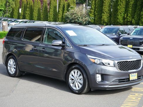 Used 2015 Kia Sedona EX FWD image 4