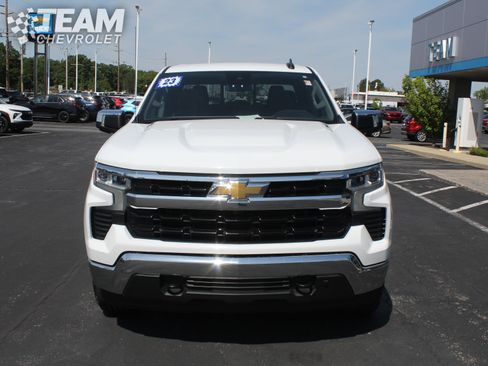 Used 2023 Chevrolet Silverado 1500 LT w/ Z71 Off-Road Package AWD/4WD image 9