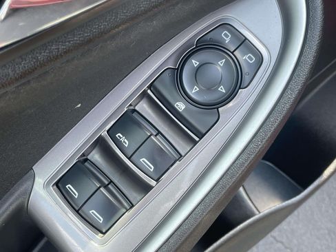 Used 2025 Chevrolet Malibu LT FWD image 17