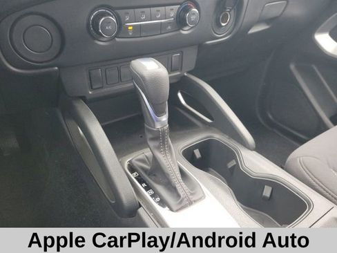 Used 2023 Nissan Frontier SV image 7