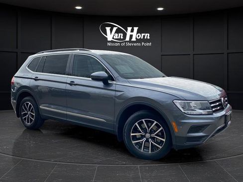 Used 2021 Volkswagen Tiguan SE FWD image 2