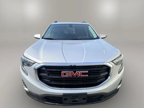 Used 2018 GMC Terrain SLE w/ Driver Convenience Package FWD image 2