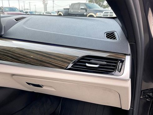 Used 2018 BMW 530e image 23