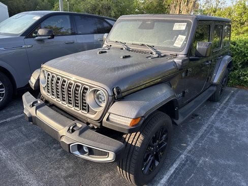 Used 2025 Jeep Wrangler Sahara image 1