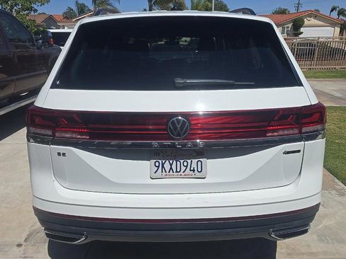 Used 2024 Volkswagen Atlas SE AWD/4WD image 13