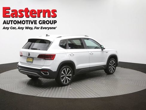 Used 2024 Volkswagen Taos SE FWD image 40